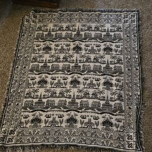Black and White Patterned Tapestry Throw Blanket